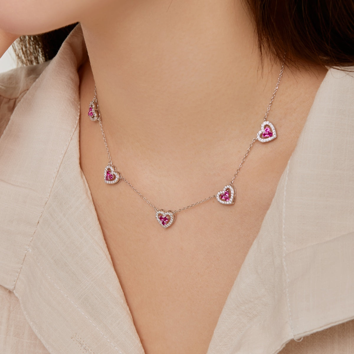 [Royal Jewelry]Sparkling Five Heart Necklace