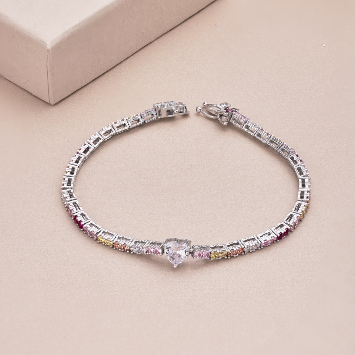 [Royal Jewelry]Delicate Romantic Heart Shape Lover Bracelet