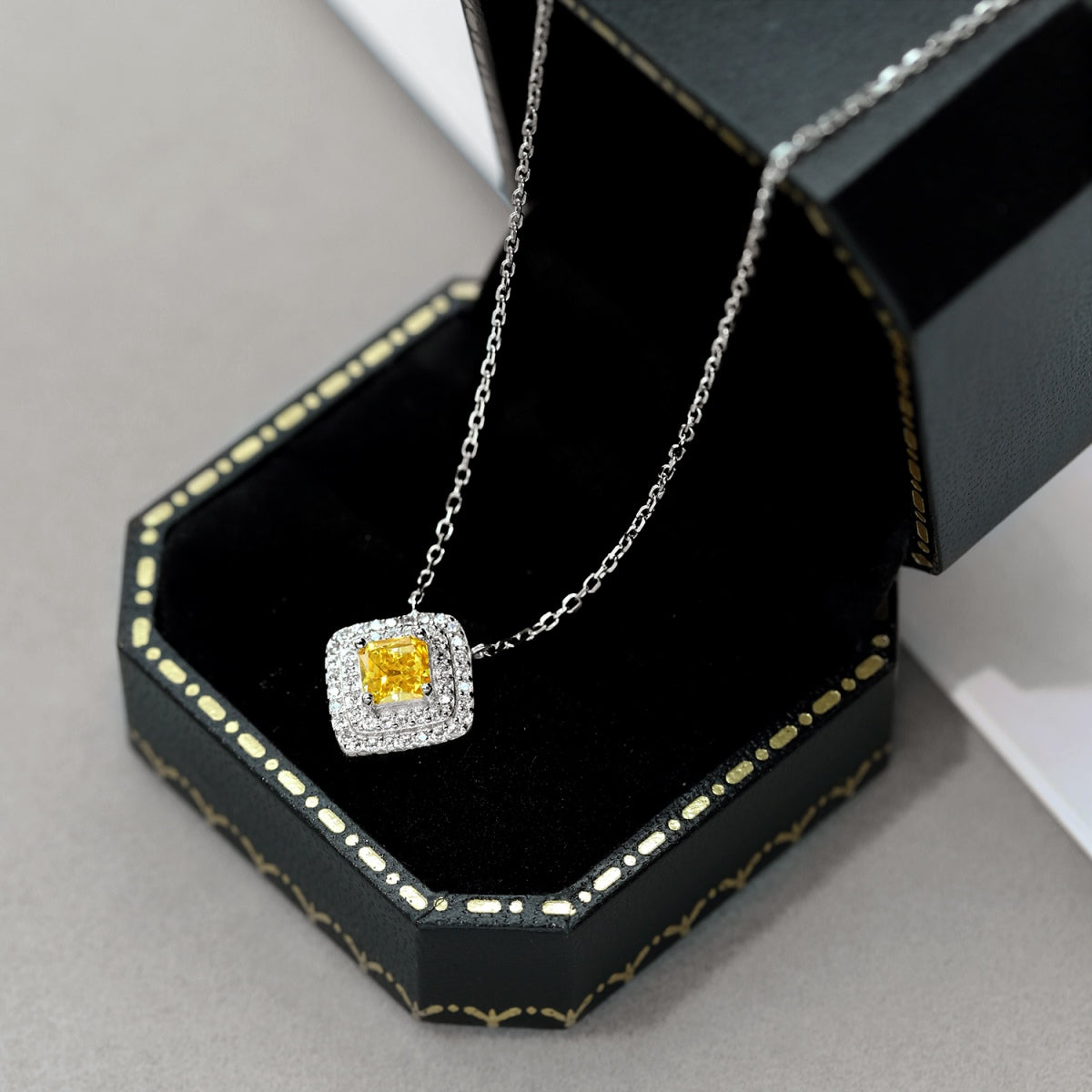[Royal Jewelry]Sparkling Asscher Cut Necklace