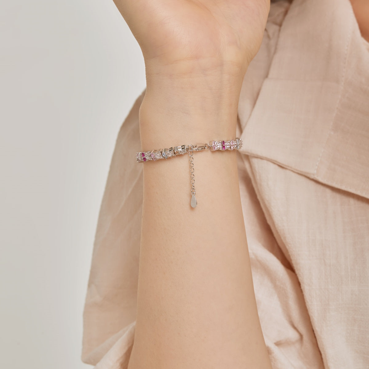 [Royal Jewelry]Unique Colorful Flower Shape Daily Bracelet