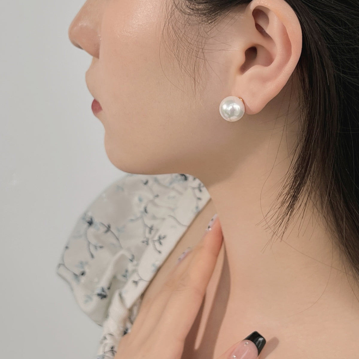[Royal Jewelry]Delicate Pearl Earrings