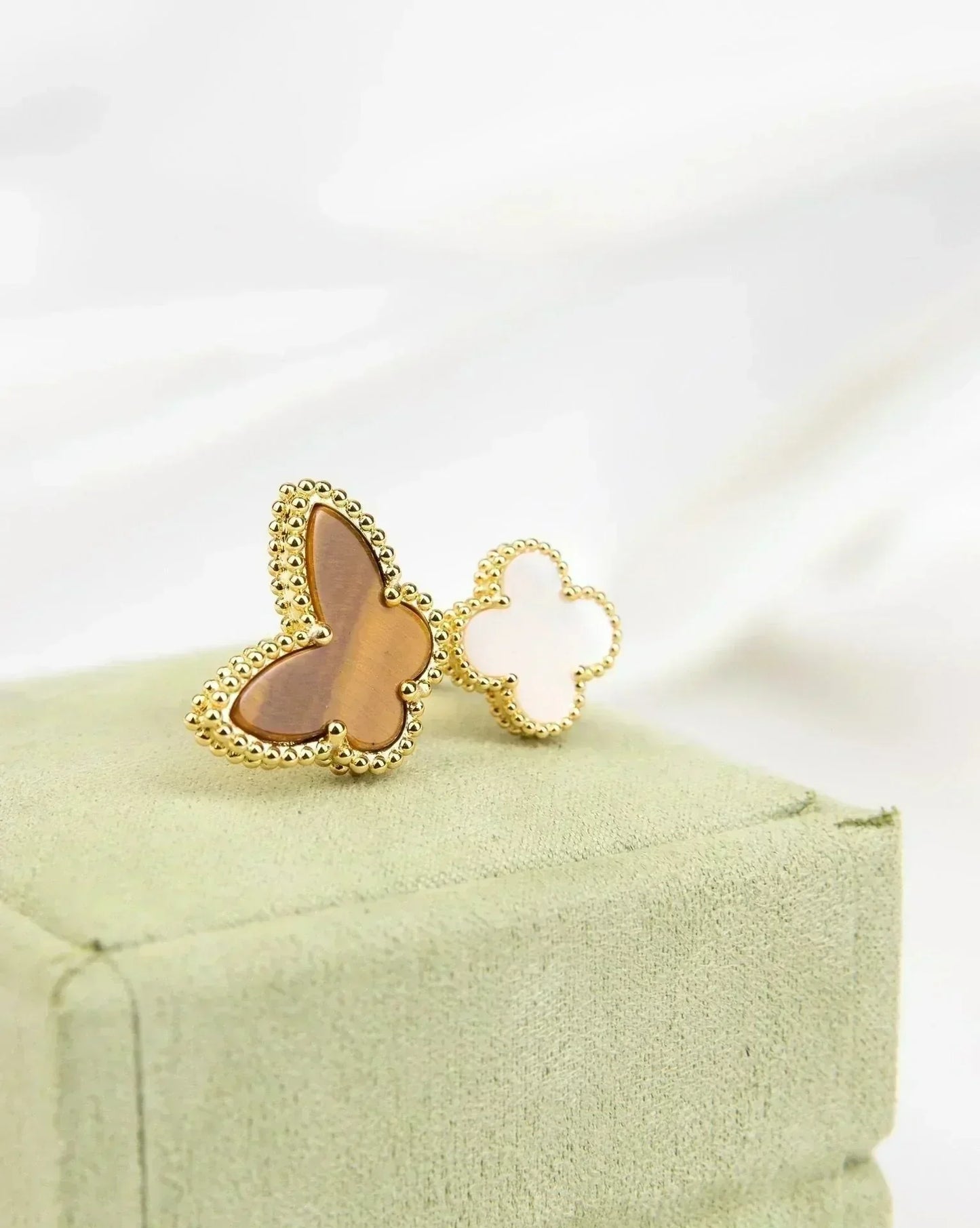 [Royal Jewelry]LUCKY BETWEEN THE FINGER RING