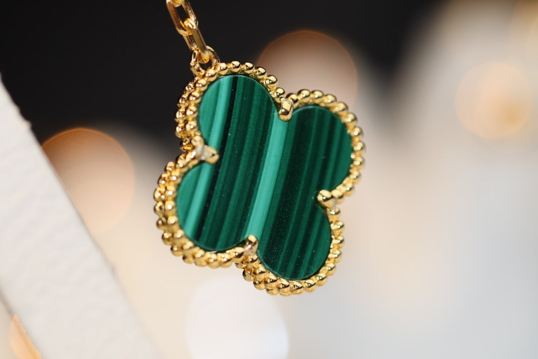 [Royal Jewelry]CLOVER EARRINGS GOLD MALACHITE DIAMOND 3 MOTIF