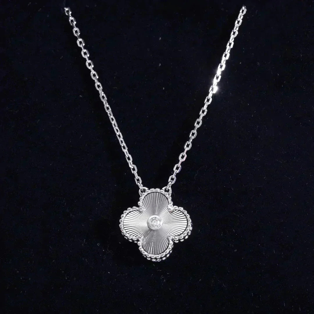 [Royal Jewelry]CLOVER  15MM DIAMOND LASER NECKLACE SILVER