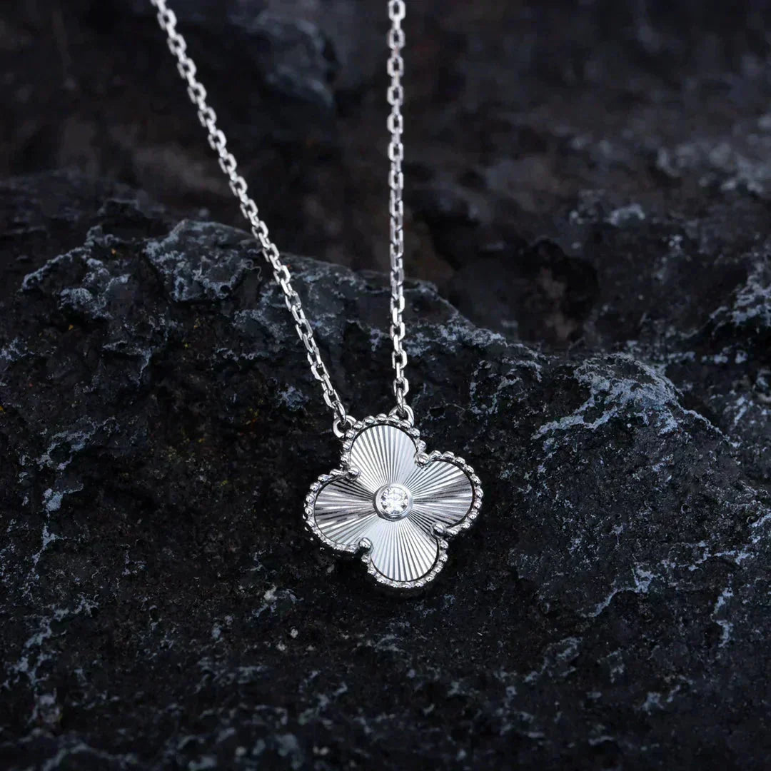 [Royal Jewelry]CLOVER  15MM DIAMOND LASER NECKLACE SILVER