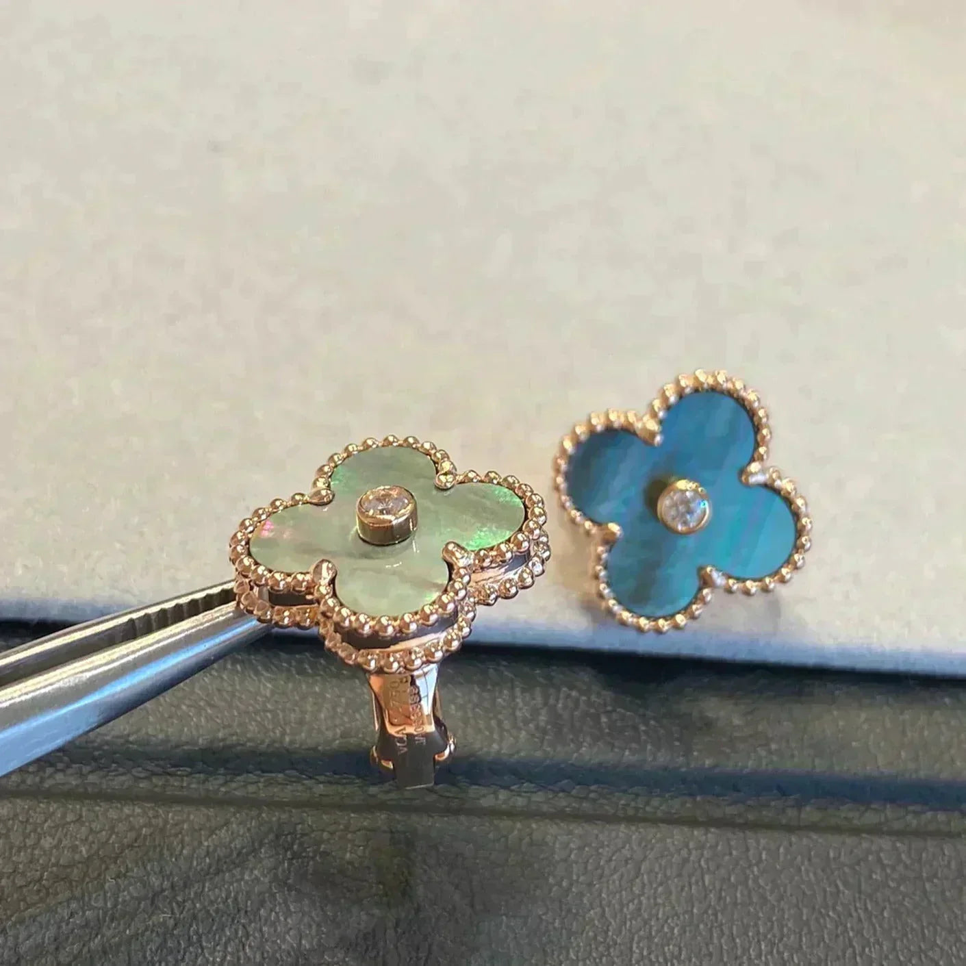 [Royal Jewelry]CLOVER MEDIUM 1 MOTIFS GRAY MOP  DIAMOND EARRINGS