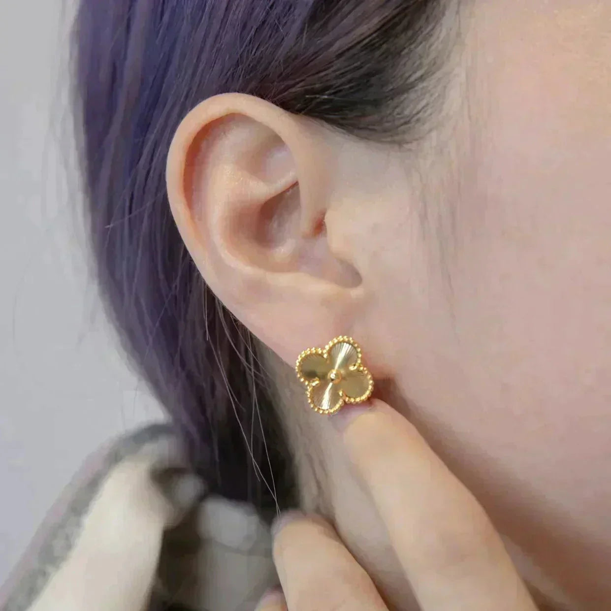 [Royal Jewelry]CLOVER MEDIUM 1 MOTIFS LASER EARRINGS