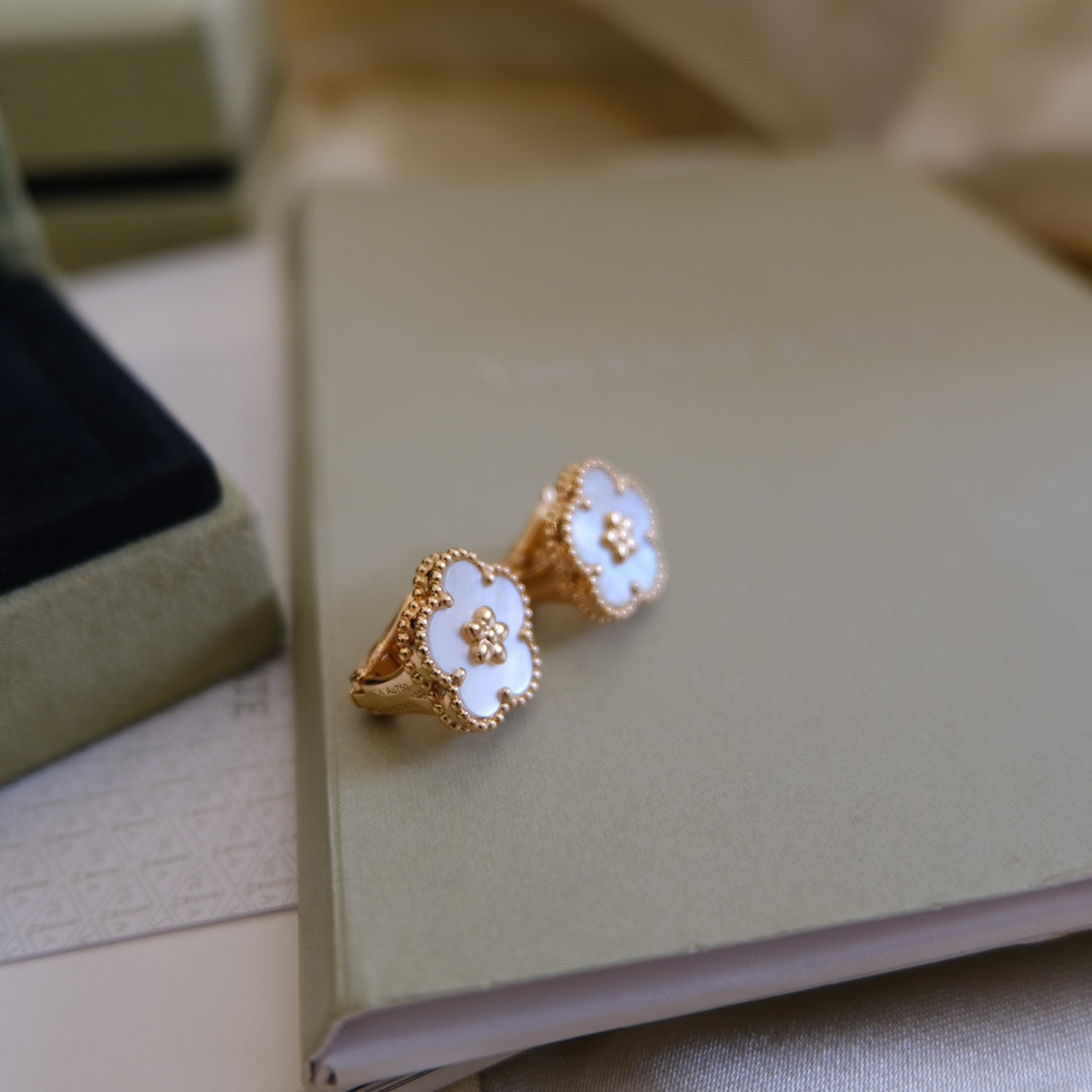 [Royal Jewelry]LUCKY PINK GOLD WHITE MOP EARRINGS