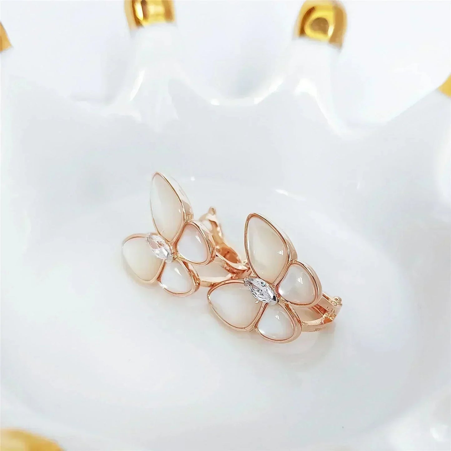 [Royal Jewelry]BUTTERFLY MOP DIAMOND EARRINGS