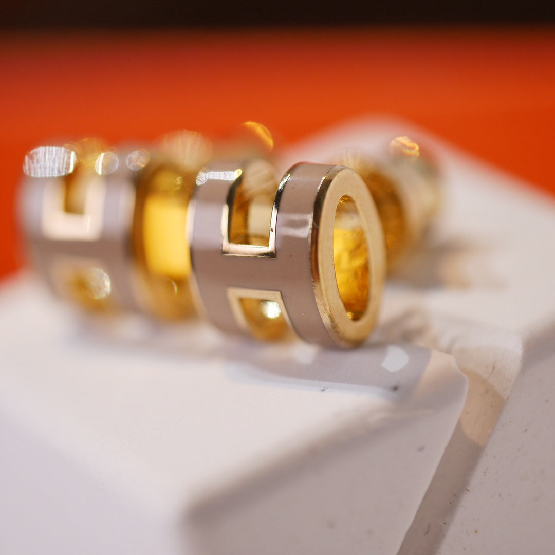 [Royal Jewelry]MINI POP H GOLD EARRINGS GREY