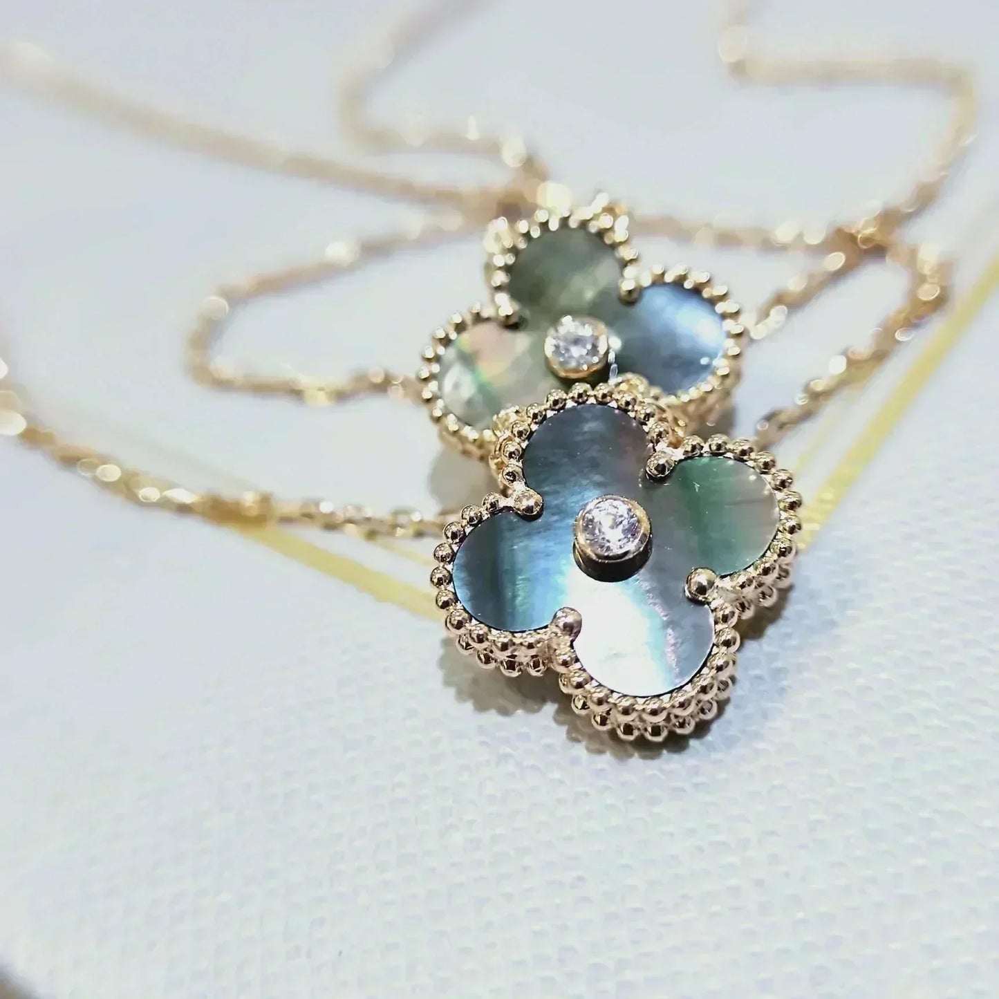 [Royal Jewelry]CLOVER 15MM DIAMOND AND MOTHER-OF-GREY NECKLACE