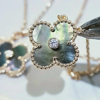[Royal Jewelry]CLOVER 15MM DIAMOND AND MOTHER-OF-GREY NECKLACE