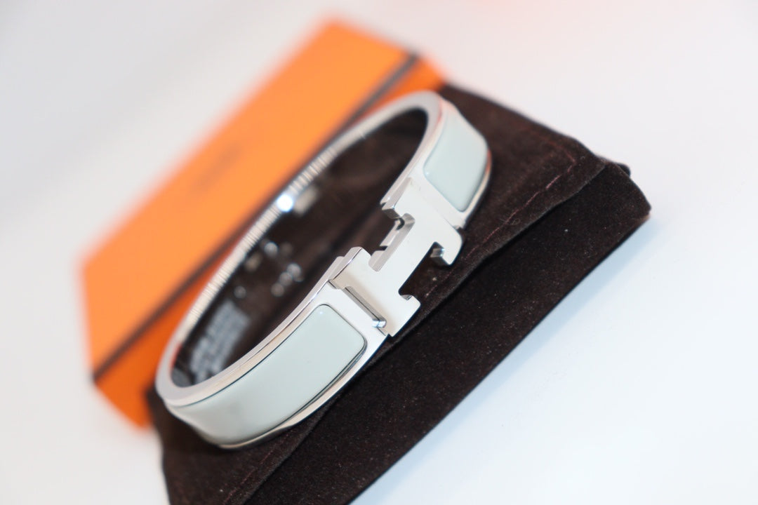 [Royal Jewelry]H LIGHT BLUE BRACELET