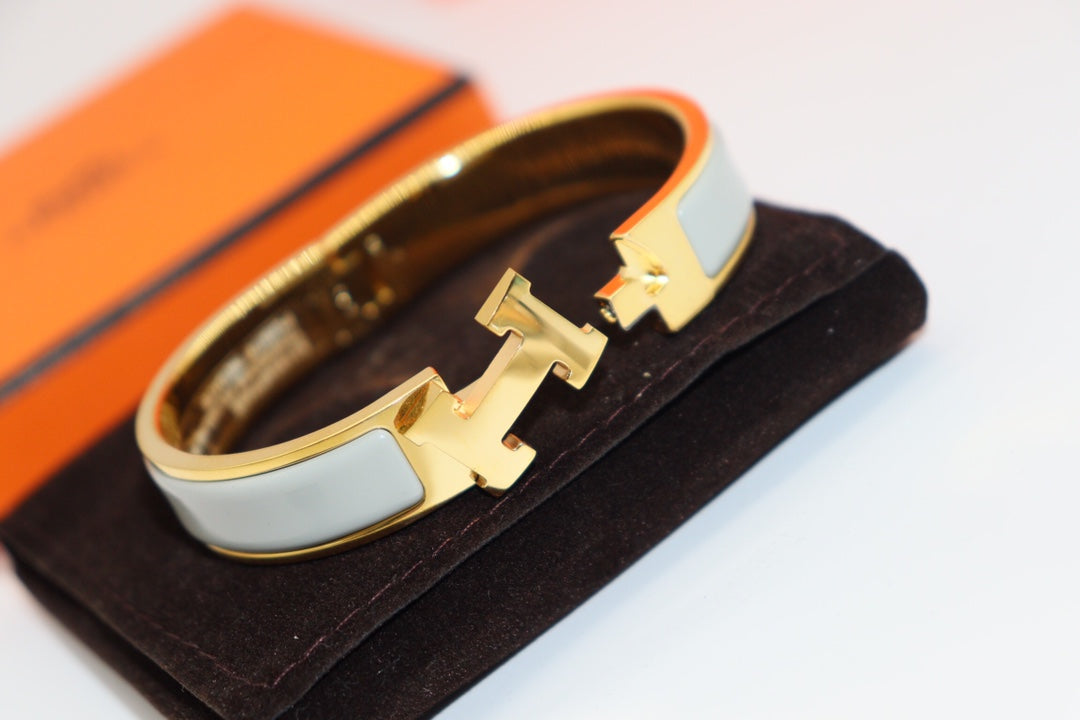 [Royal Jewelry]H LIGHT BLUE BRACELET