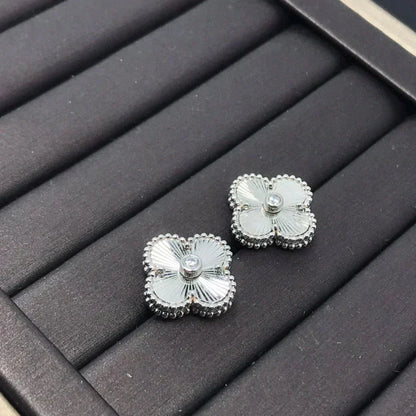 [Royal Jewelry]CLOVER MINI 9.5MM LASER EARRINGS