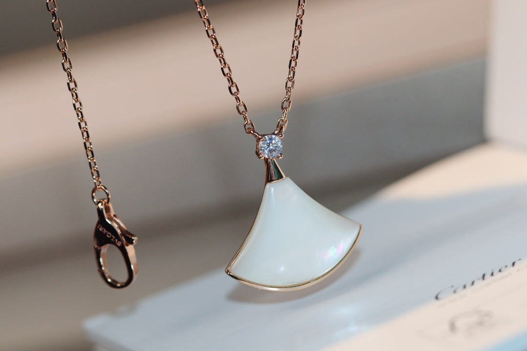 [Royal Jewelry]DREAM NECKLACE WHITE MOP PINK GOLD 1 DIAMOND