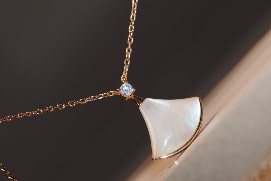 [Royal Jewelry]DREAM NECKLACE WHITE MOP PINK GOLD 1 DIAMOND