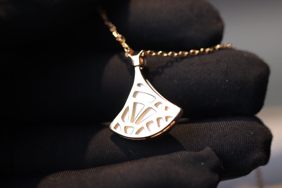 [Royal Jewelry]DREAM NECKLACE WHITE MOP PINK GOLD 1 DIAMOND