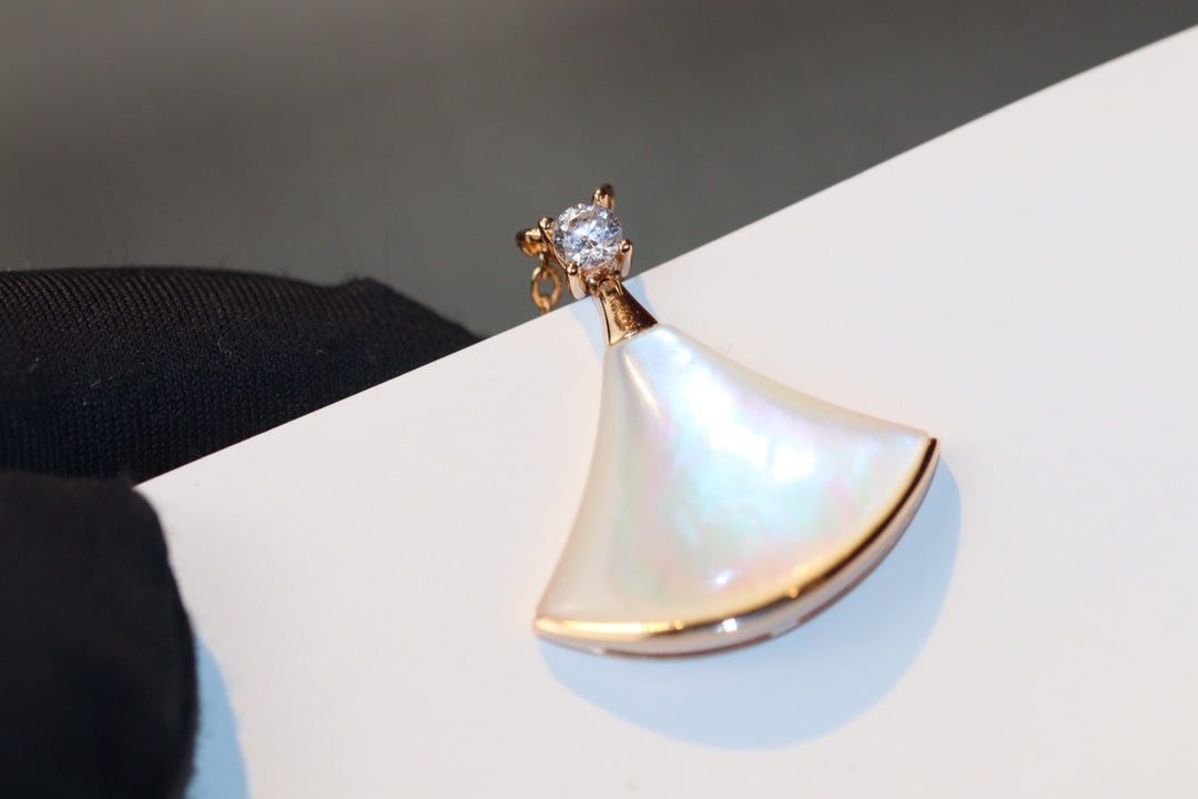 [Royal Jewelry]DREAM NECKLACE WHITE MOP PINK GOLD 1 DIAMOND