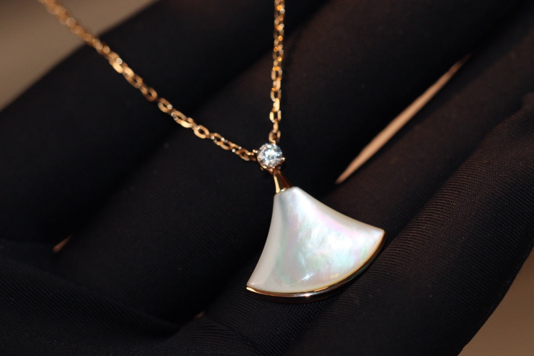 [Royal Jewelry]DREAM NECKLACE WHITE MOP PINK GOLD 1 DIAMOND