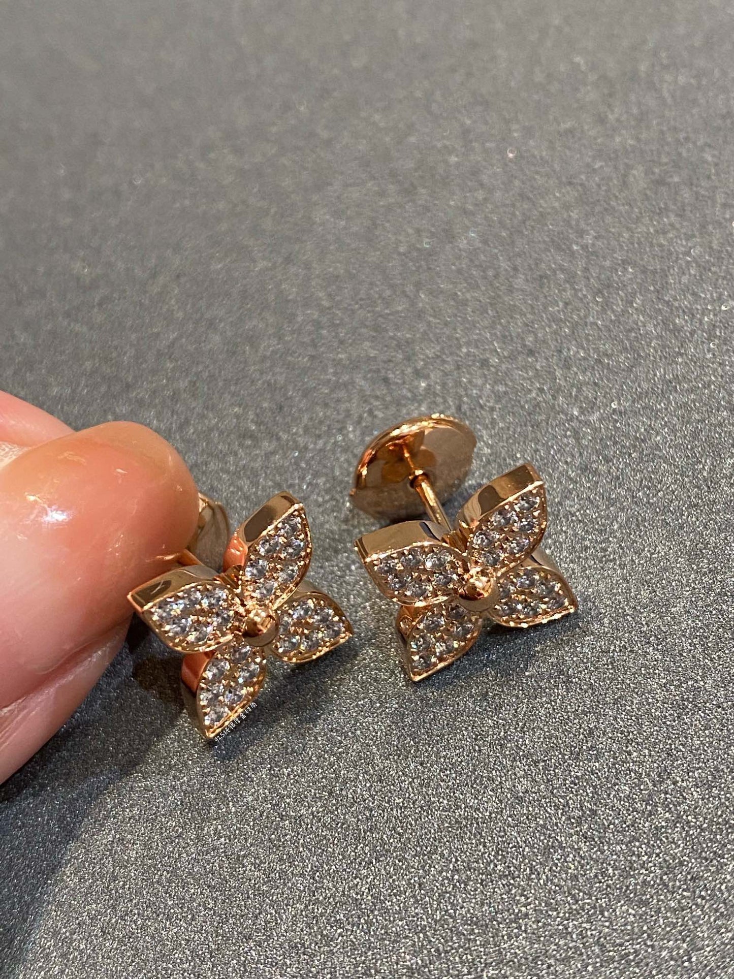 [Royal Jewelry]STAR DIAMOND EARRINGS