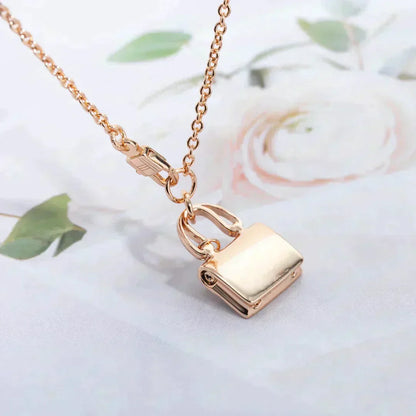 [Royal Jewelry]AMULETTE PEDANT ROSE GOLD NECKLACE