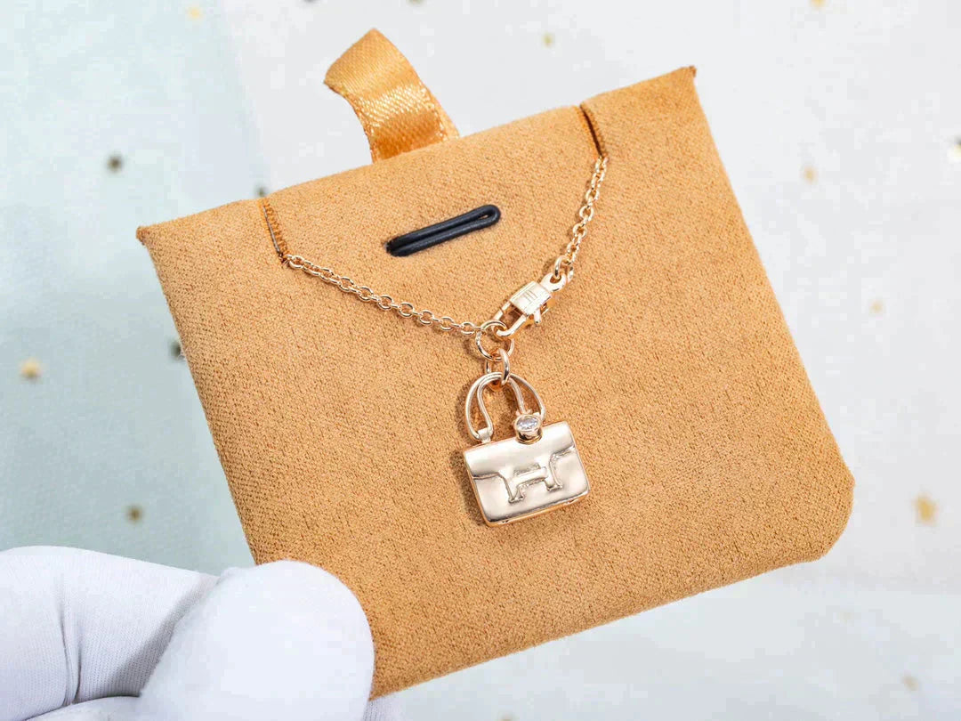 [Royal Jewelry]AMULETTE PEDANT ROSE GOLD NECKLACE