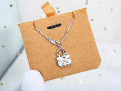 [Royal Jewelry]AMULETTE PEDANT SILVER NECKLACE