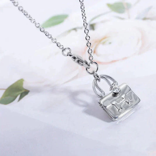 [Royal Jewelry]AMULETTE PEDANT SILVER NECKLACE