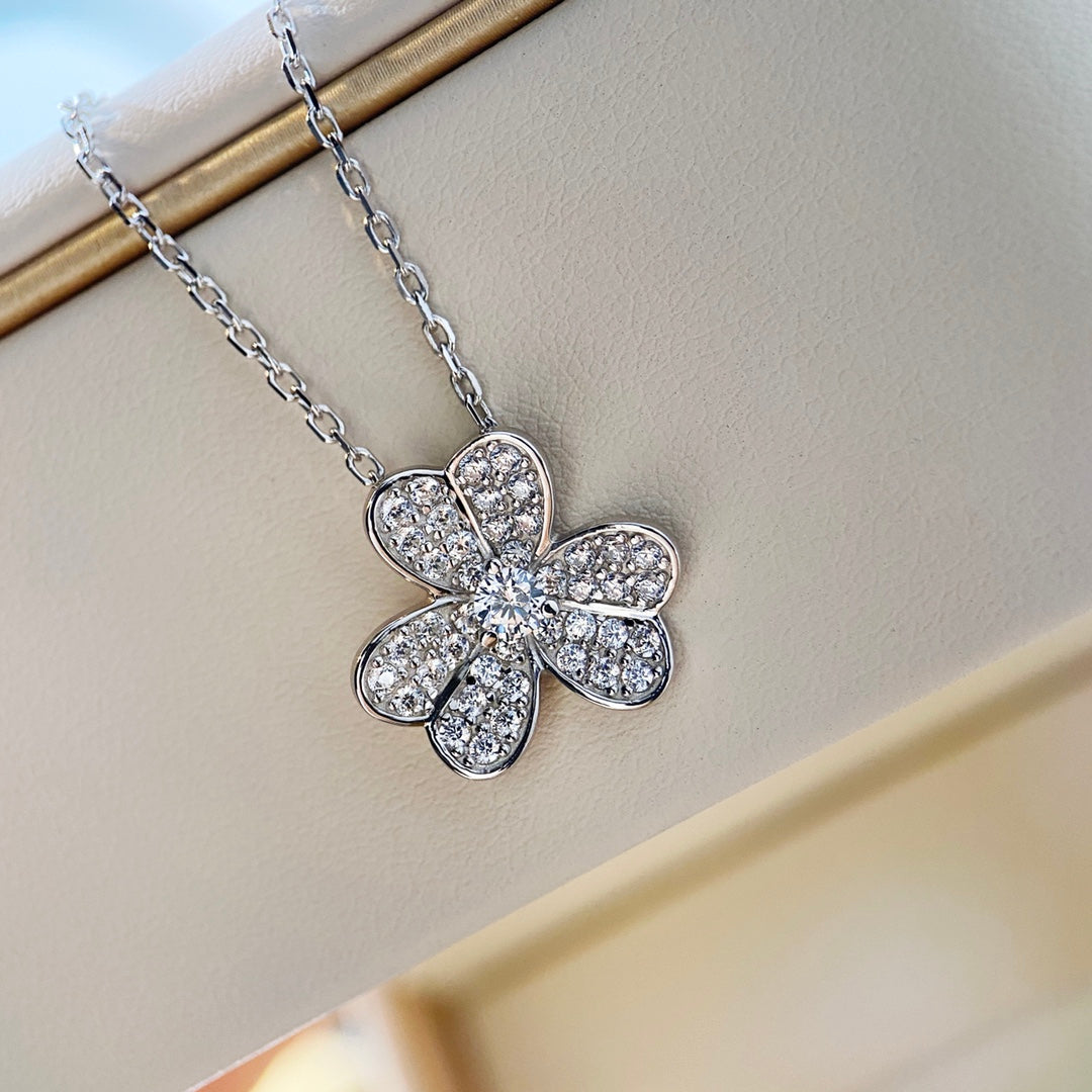 [Royal Jewelry]CLOVER DIAMOND NECKLACE SILVER
