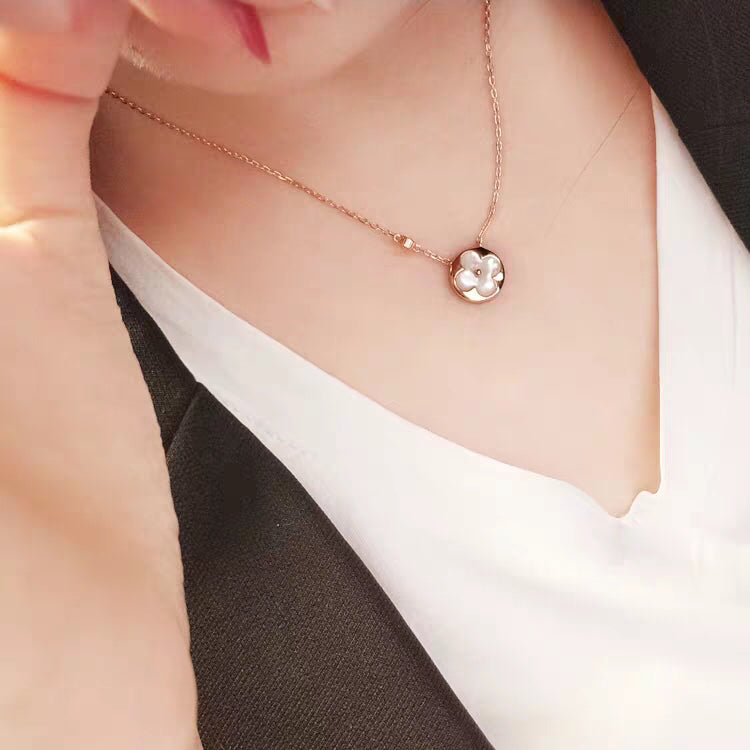 [Royal Jewelry]SUN MOP GOLD 1 DIAMOND NECKLACE