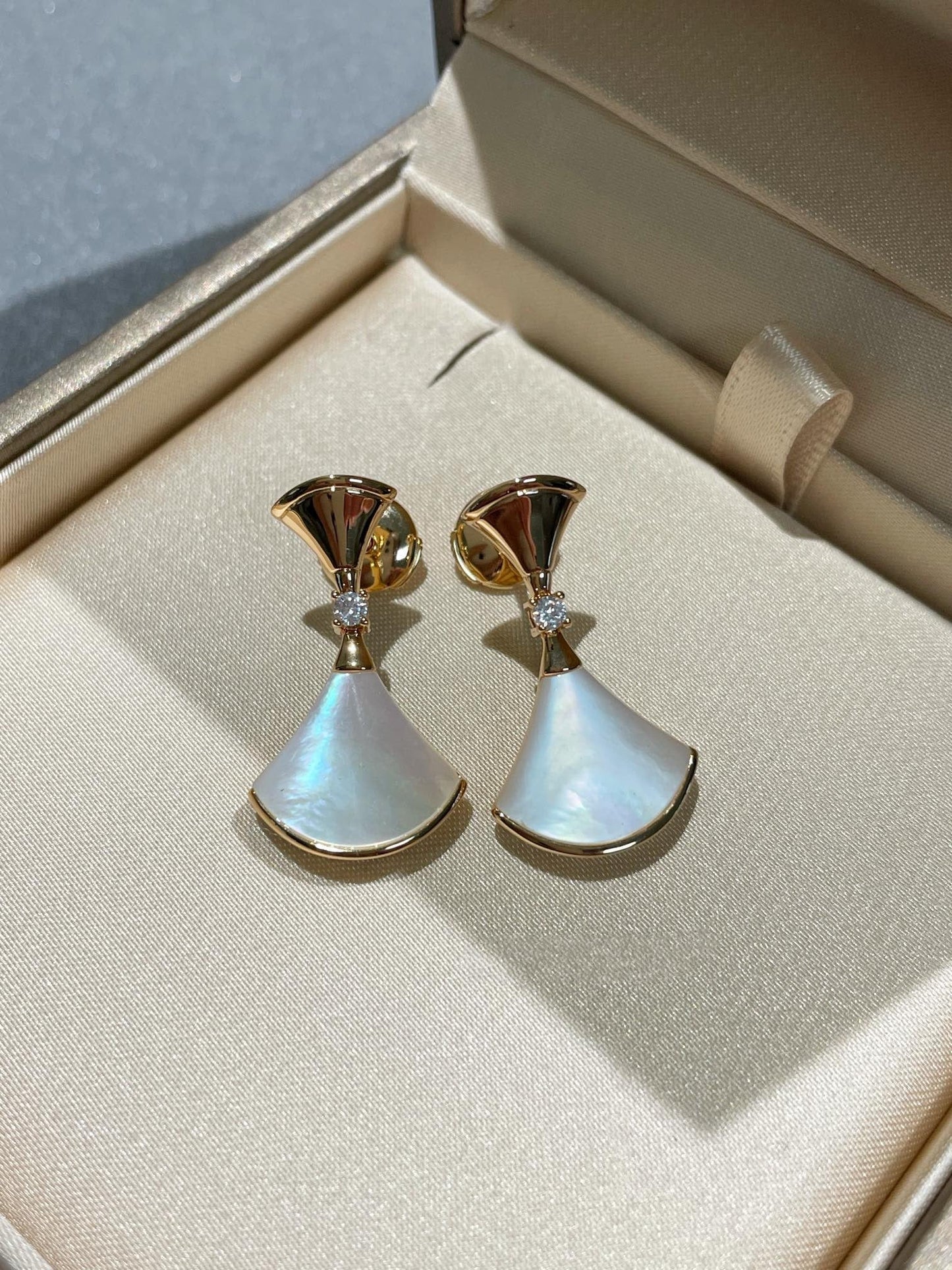 [Royal Jewelry]DREAM MOP 1 DIAMOND EARRINGS