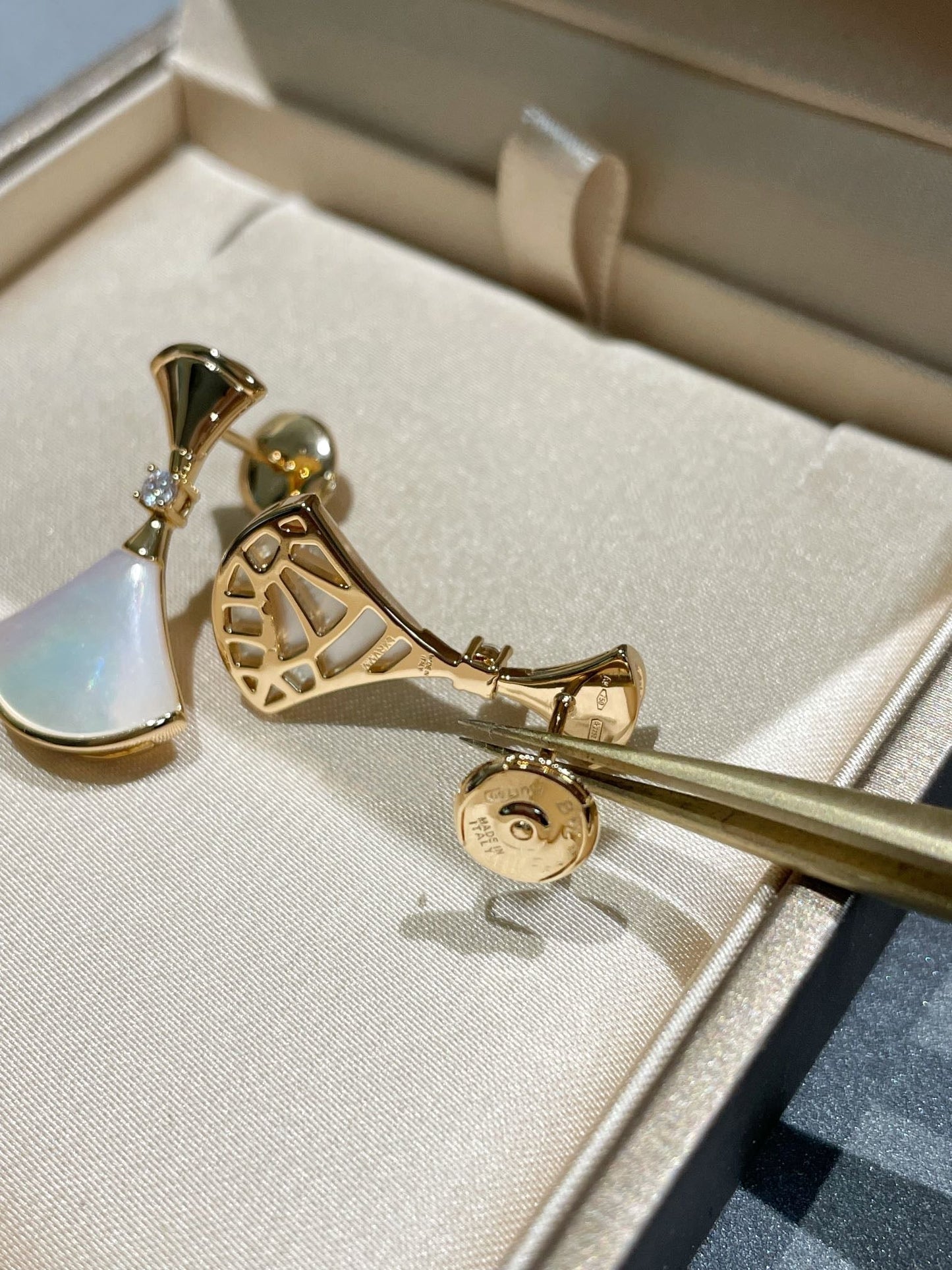 [Royal Jewelry]DREAM MOP 1 DIAMOND EARRINGS