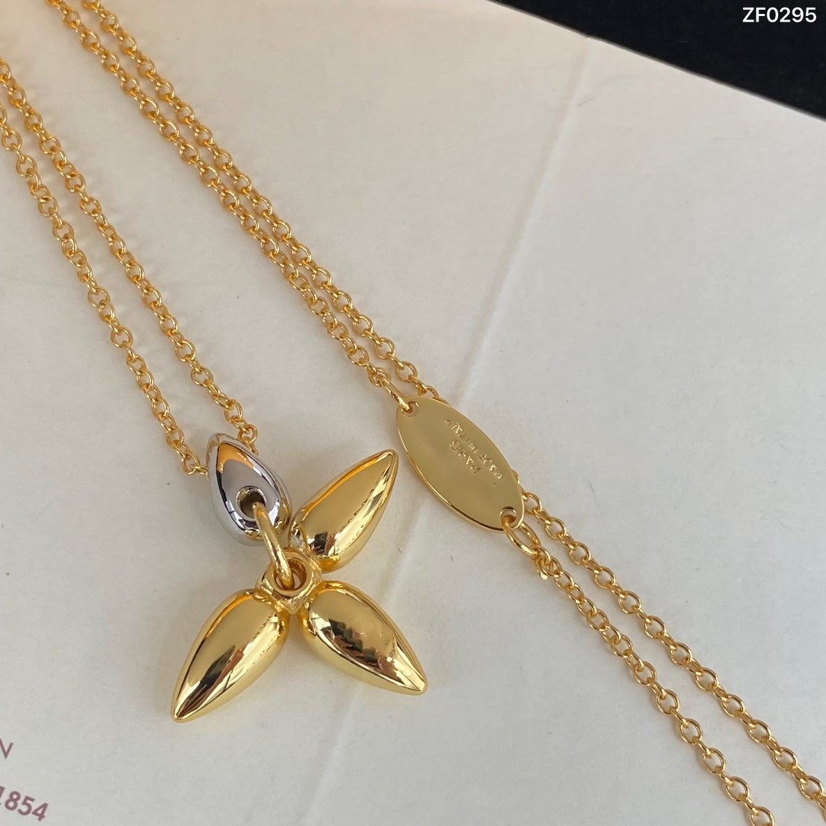 [Royal Jewelry]LOUISETTE PEDANT GOLD NECKLACE