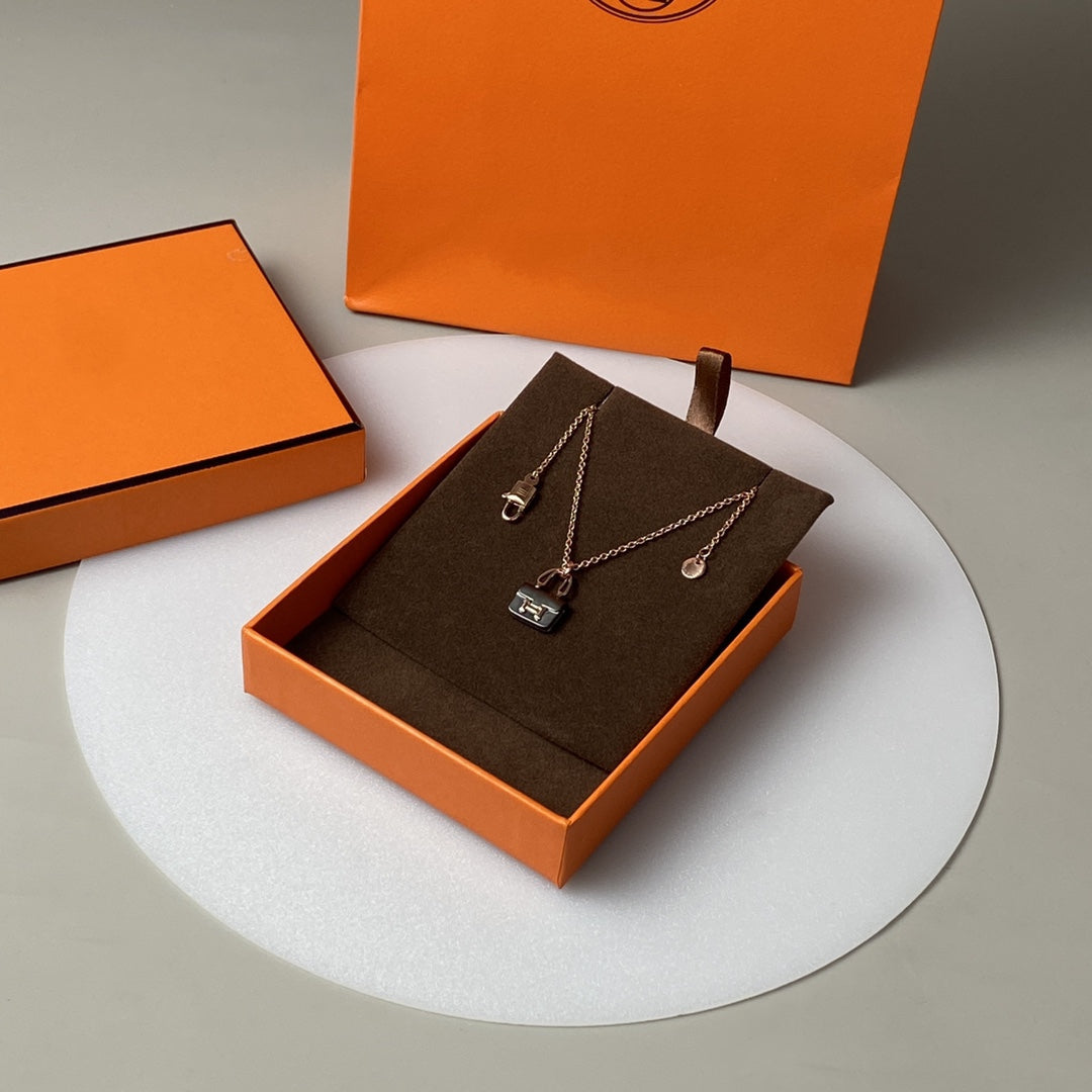 [Royal Jewelry]CONSTANCE BLACK PEDANT PINK GOLD NECKLACE