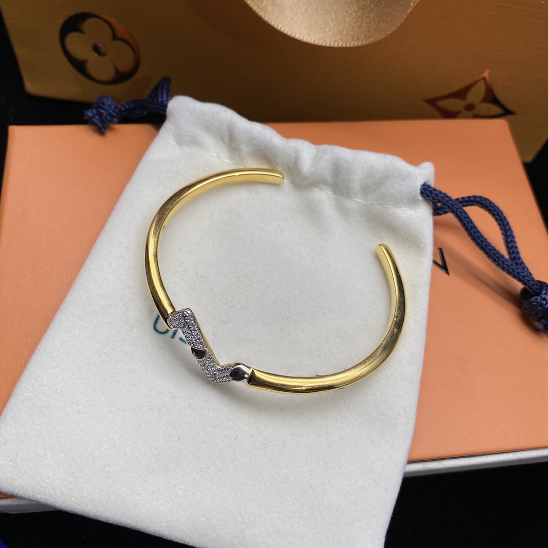[Royal Jewelry]VOLTE UPSITE DOWN DIAMOND GOLD OPEN BRACELET