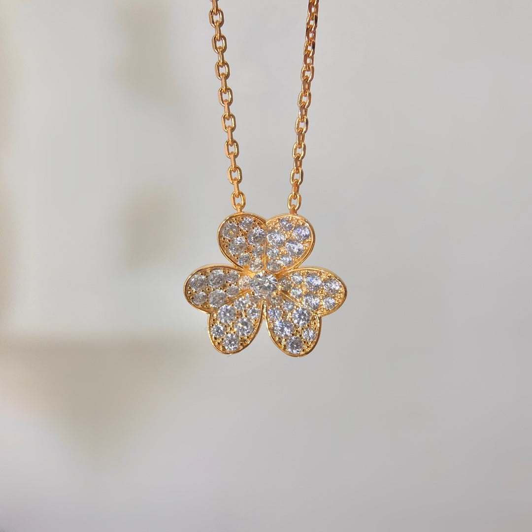 [Royal Jewelry]FLOWER DIAMOND NECKLACE