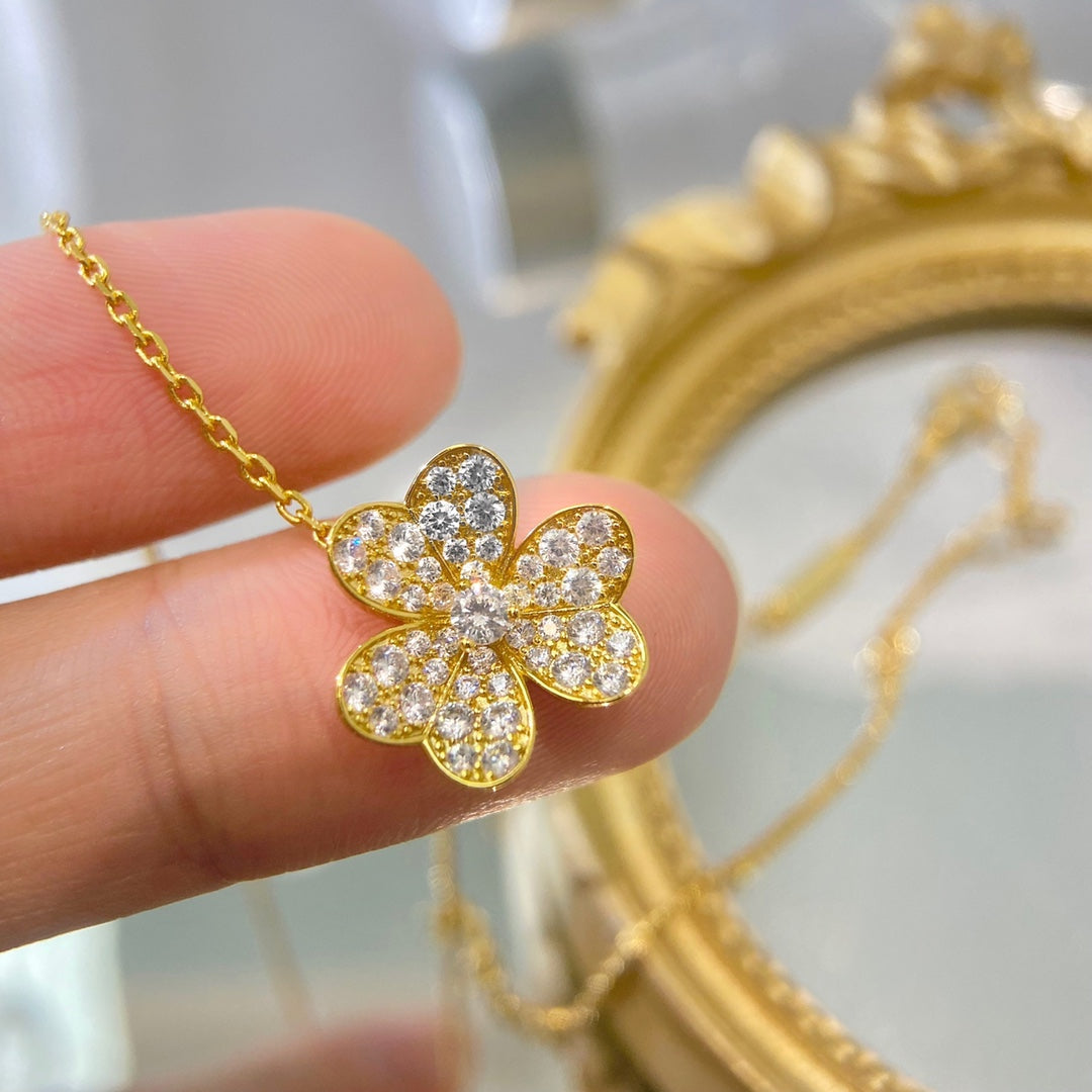 [Royal Jewelry]FLOWER DIAMOND NECKLACE