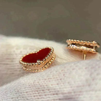[Royal Jewelry]HEART CARNELIAN STUD EARRINGS