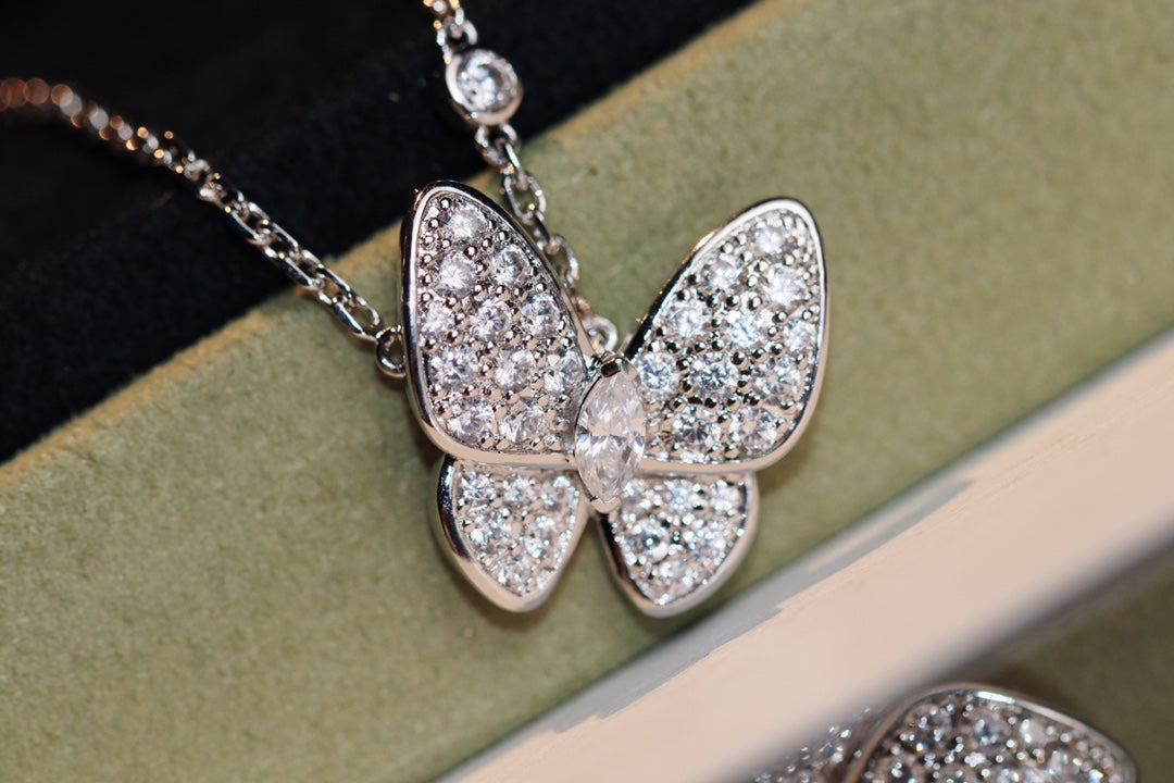 [Royal Jewelry]BUTTERFLY DIAMOND NECKLACE