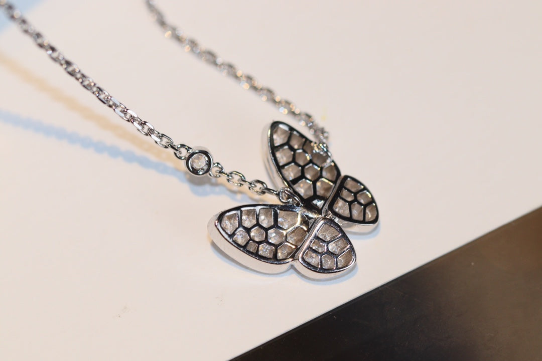 [Royal Jewelry]BUTTERFLY DIAMOND NECKLACE
