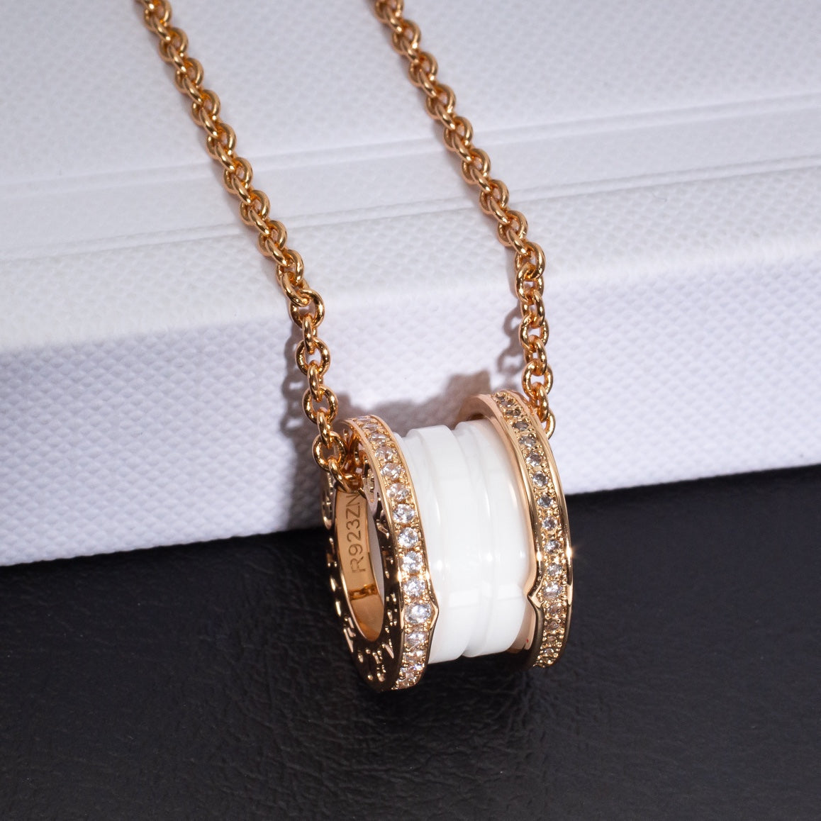 [Royal Jewelry]ZERO 1 WHITE CERAMIC PINK GOLD DIAMOND NECKLACE