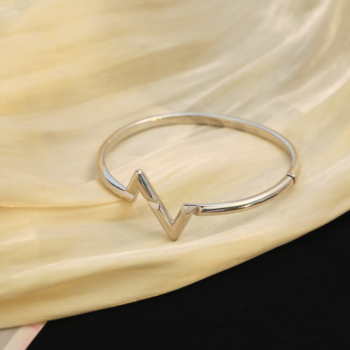 [Royal Jewelry]VOLTE UPSITE DOWN BRACELET