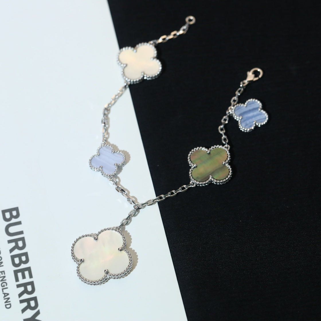 [Royal Jewelry]CLOVER BRACELET 5 MOTIFS MOP CHALCEDONY SILVER