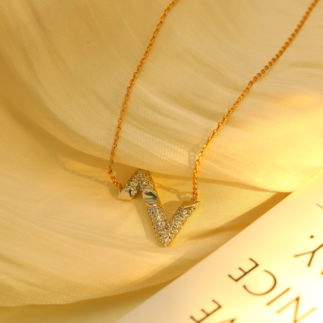 [Royal Jewelry]VOLT SILVER DIAMOND PEDANT NECKLACE