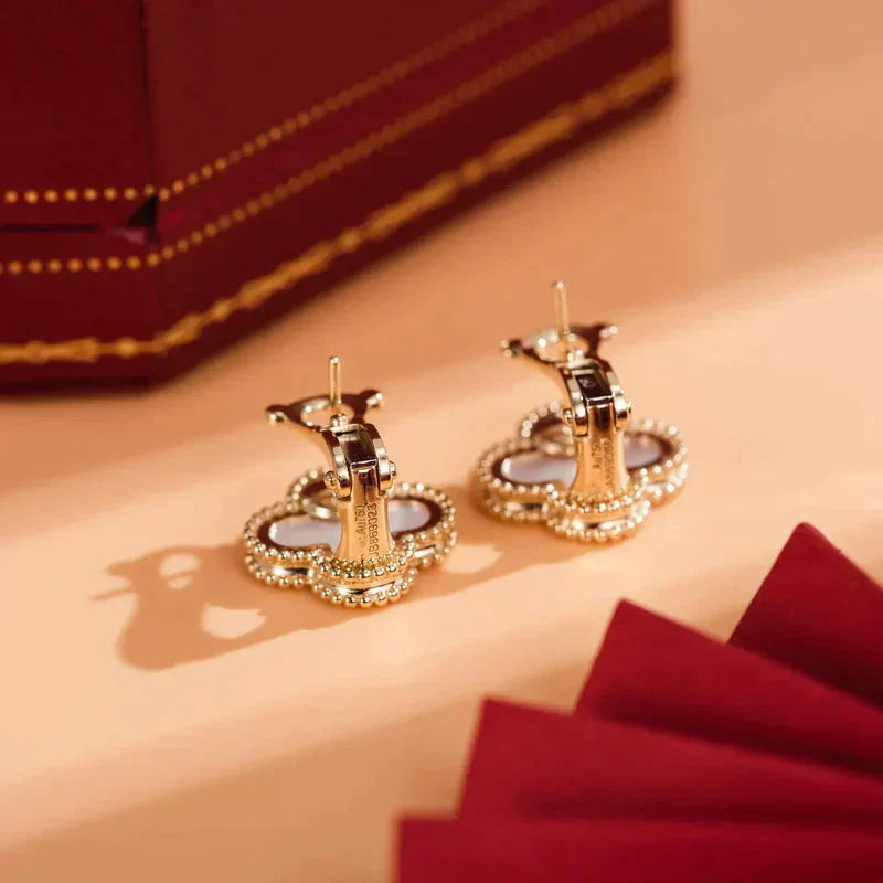 [Royal Jewelry]CLOVER MEDIUM 1 MOTIFS  WHITE MOP STUD EARRINGS