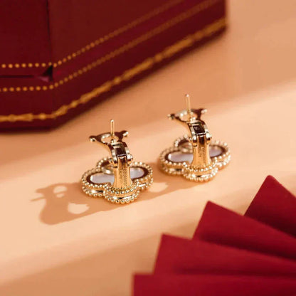 [Royal Jewelry]CLOVER MEDIUM 1 MOTIFS  WHITE MOP STUD EARRINGS