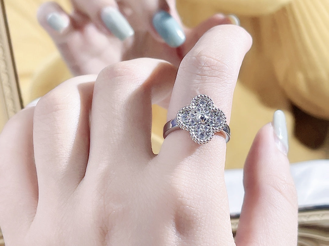 [Royal Jewelry]CLOVER DIAMOND RING