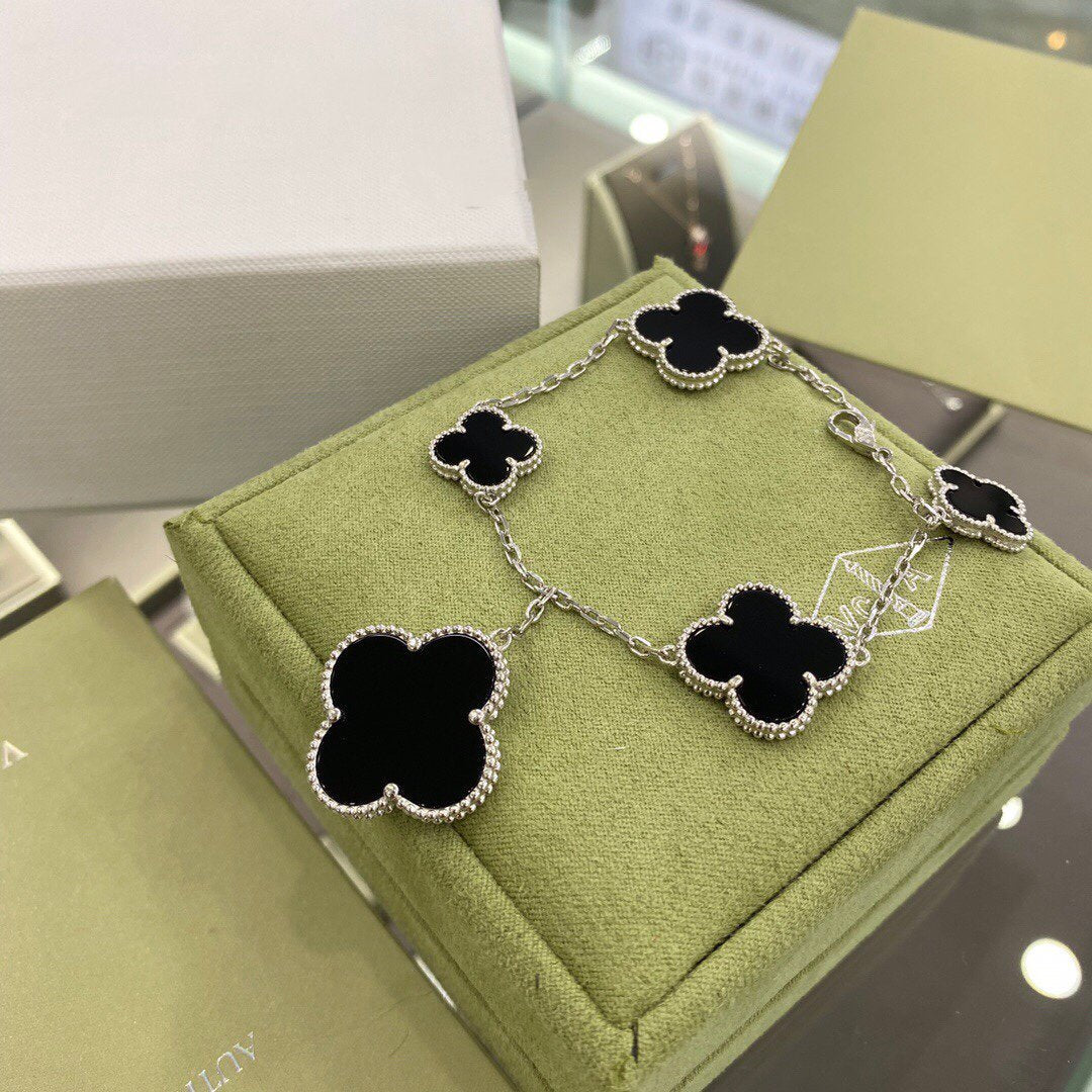[Royal Jewelry]CLOVER 5 MOTIFS SIVLER ONYX BRACELET