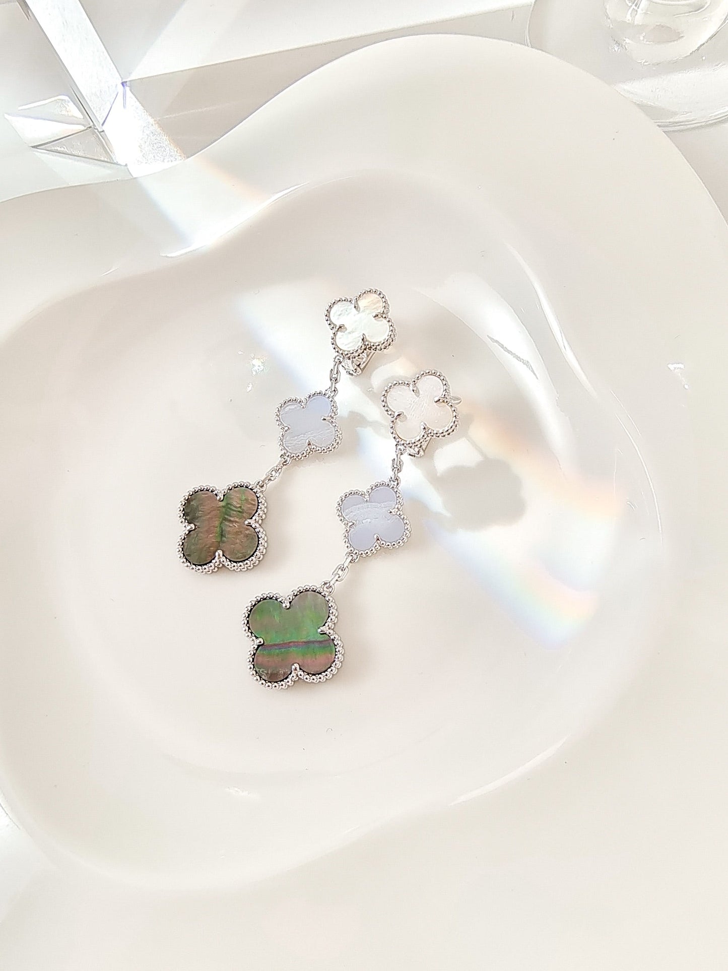 [Royal Jewelry]CLOVER 3 MOTIFS CHALCEDONY DARK MOP SILVER EARRINGS